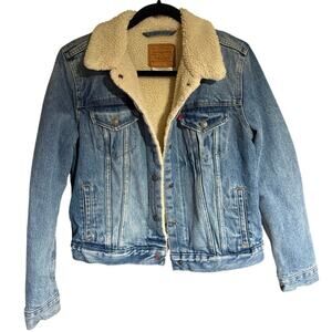 Levi’s Women’s Sherpa Tucker Jean Jacket size large